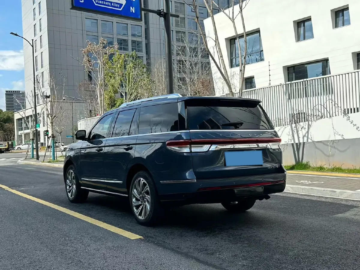 2022 BMW X7 3.0T 340HP L6 8AT,autocango,china used car exporter,china ev exporter,chinese used car exporter,chinese used ev exporter