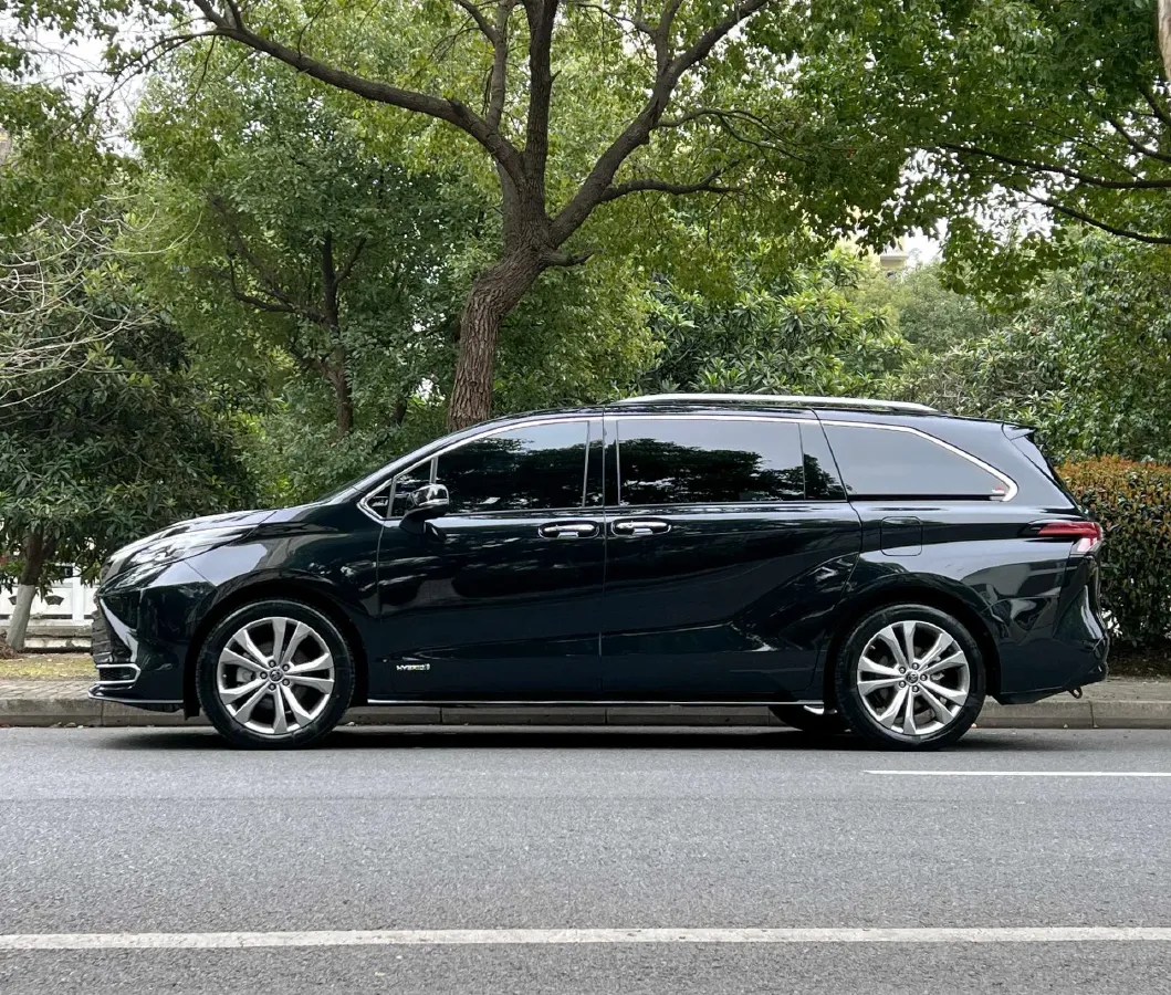2023 Toyota Sienna 2.5L 189HP L4 E-CVT Hybrid,autocango,china used car exporter,china ev exporter,chinese used car exporter,chinese used ev exporter