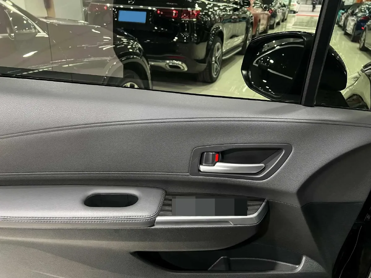 2023 Toyota Sienna 2.5L 189HP L4 E-CVT Hybrid,autocango,china used car exporter,china ev exporter,chinese used car exporter,chinese used ev exporter