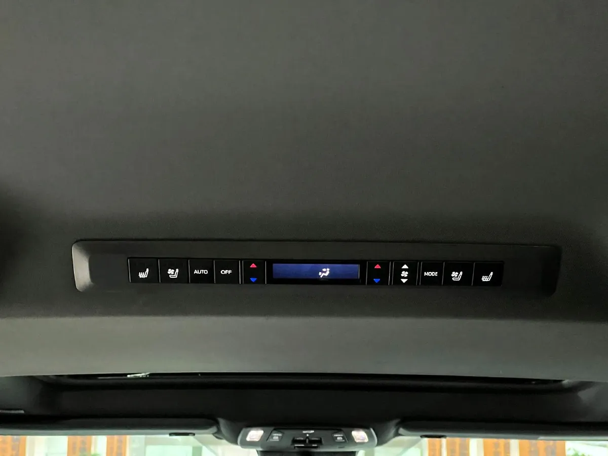 2023 Toyota Sienna 2.5L 189HP L4 E-CVT Hybrid,autocango,china used car exporter,china ev exporter,chinese used car exporter,chinese used ev exporter