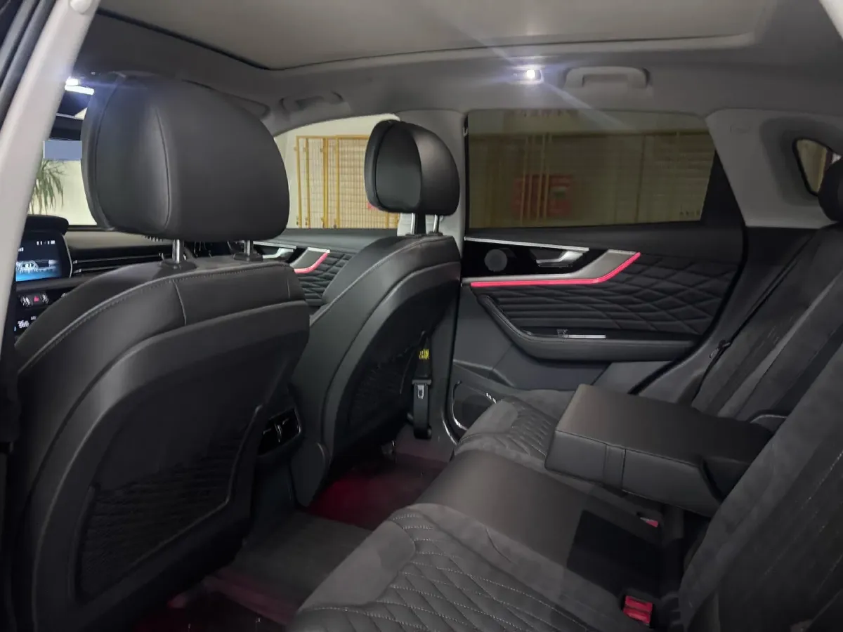 2022 HongQi HS5 2.0T 224HP L4 6AT,autocango,china used car exporter,china ev exporter,chinese used car exporter,chinese used ev exporter