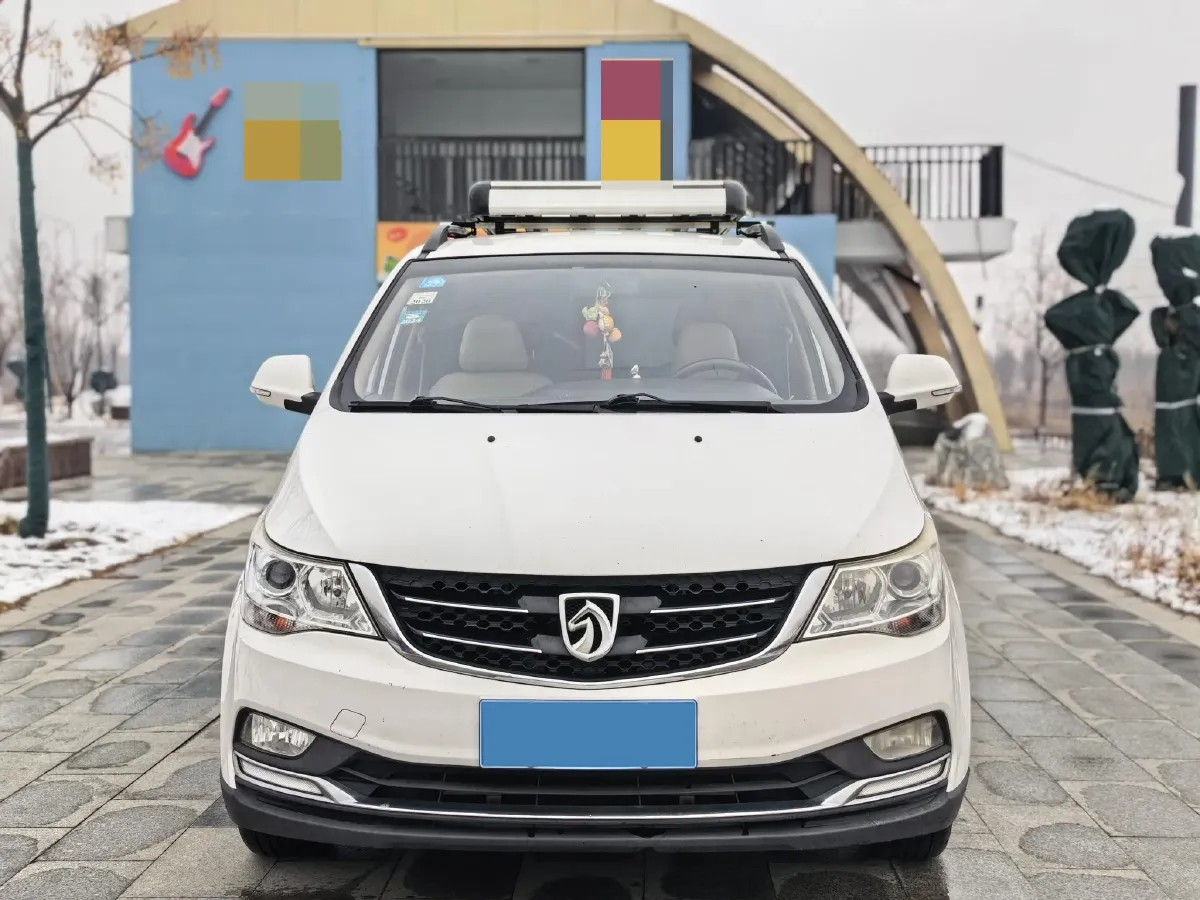 2016 BaoJun 730 1.5L 112HP L4 5MT,autocango,china used car exporter,china ev exporter,chinese used car exporter,chinese used ev exporter