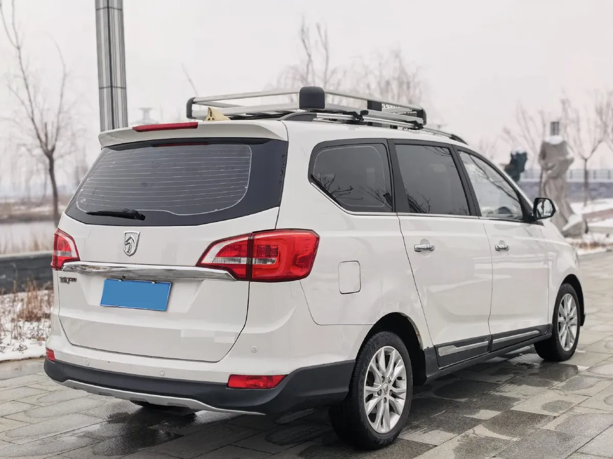 2016 BaoJun 730 1.5L 112HP L4 5MT,autocango,china used car exporter,china ev exporter,chinese used car exporter,chinese used ev exporter