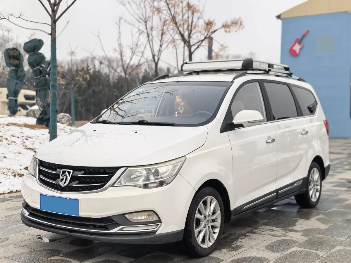 2016 BaoJun 730 1.5L 112HP L4 5MT,autocango,china used car exporter,china ev exporter,chinese used car exporter,chinese used ev exporter