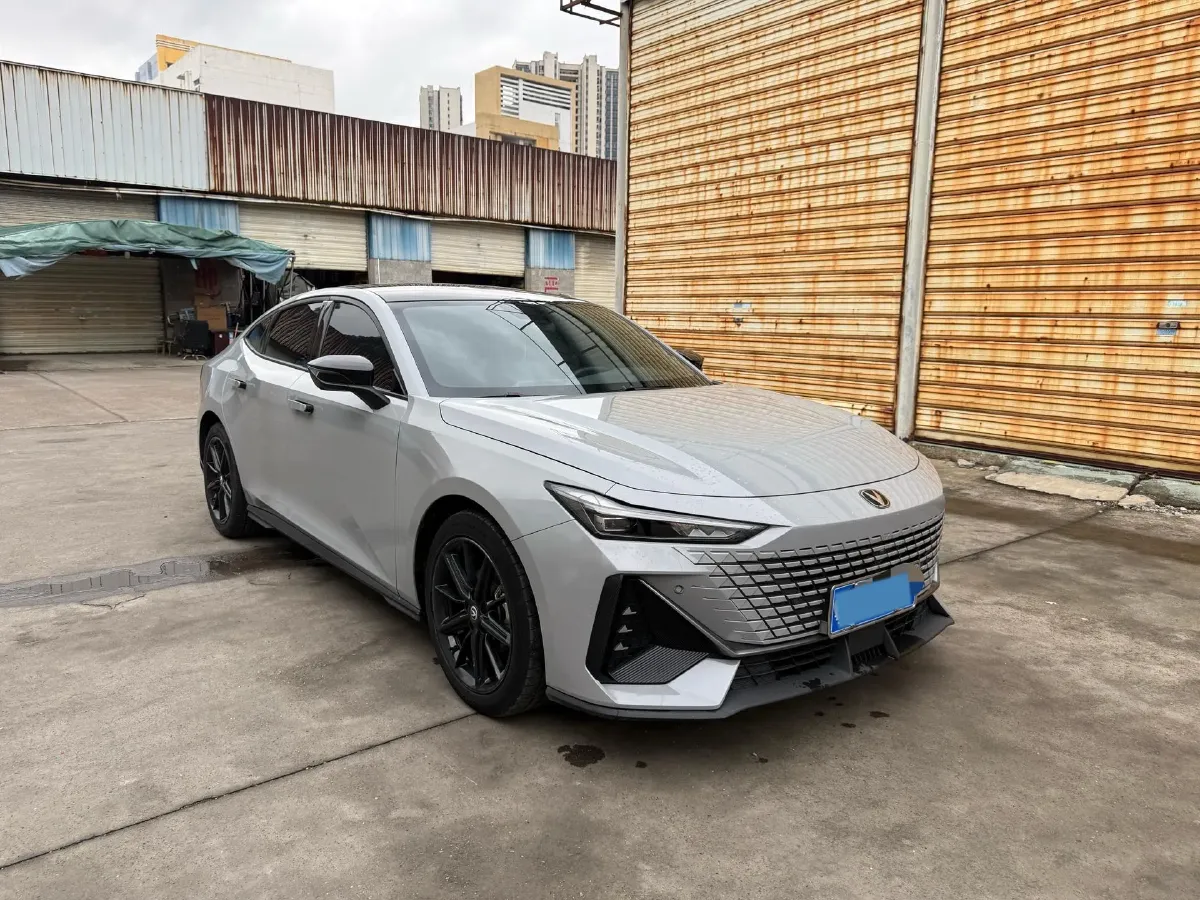 2022 ChangAn UNI-V 1.5T 188HP L4 7DCT,autocango,china used car exporter,china ev exporter,chinese used car exporter,chinese used ev exporter