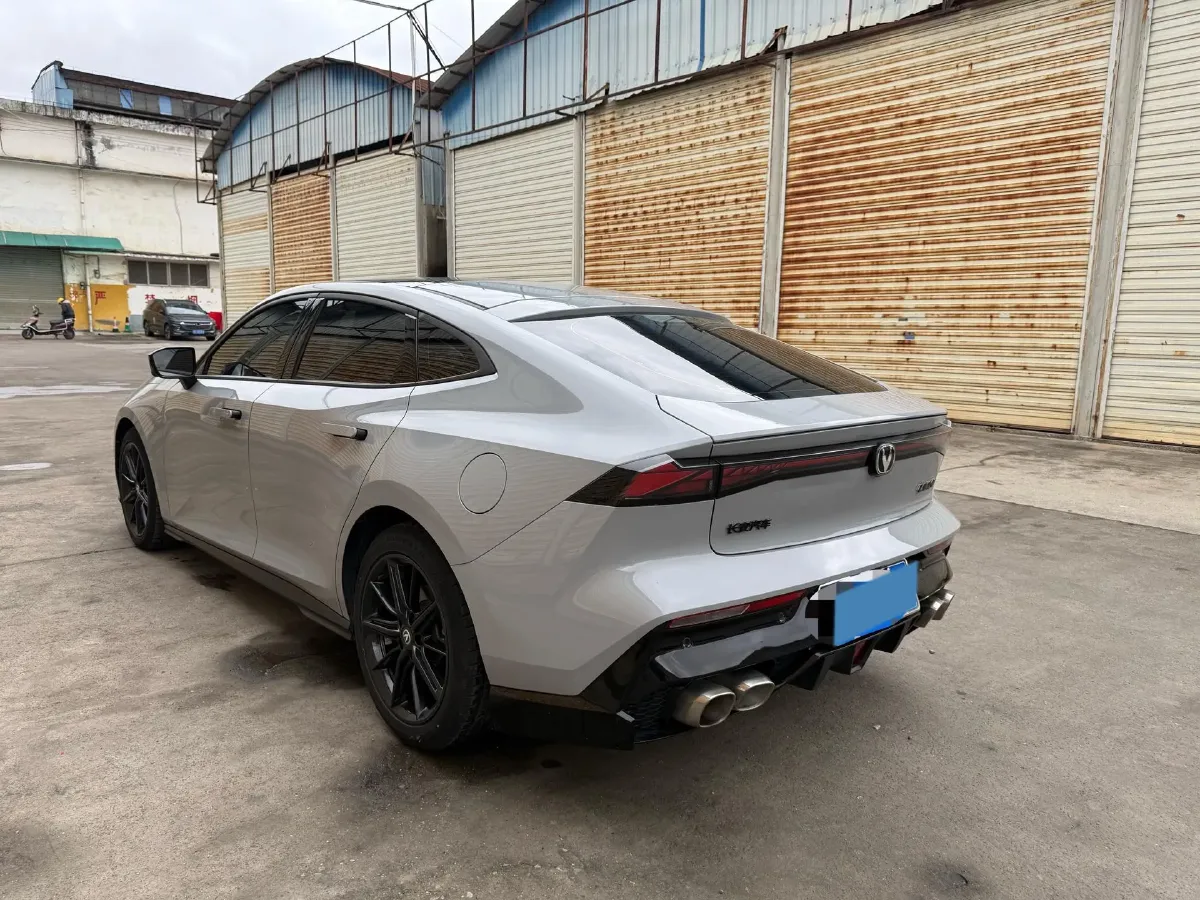 2022 ChangAn UNI-V 1.5T 188HP L4 7DCT,autocango,china used car exporter,china ev exporter,chinese used car exporter,chinese used ev exporter