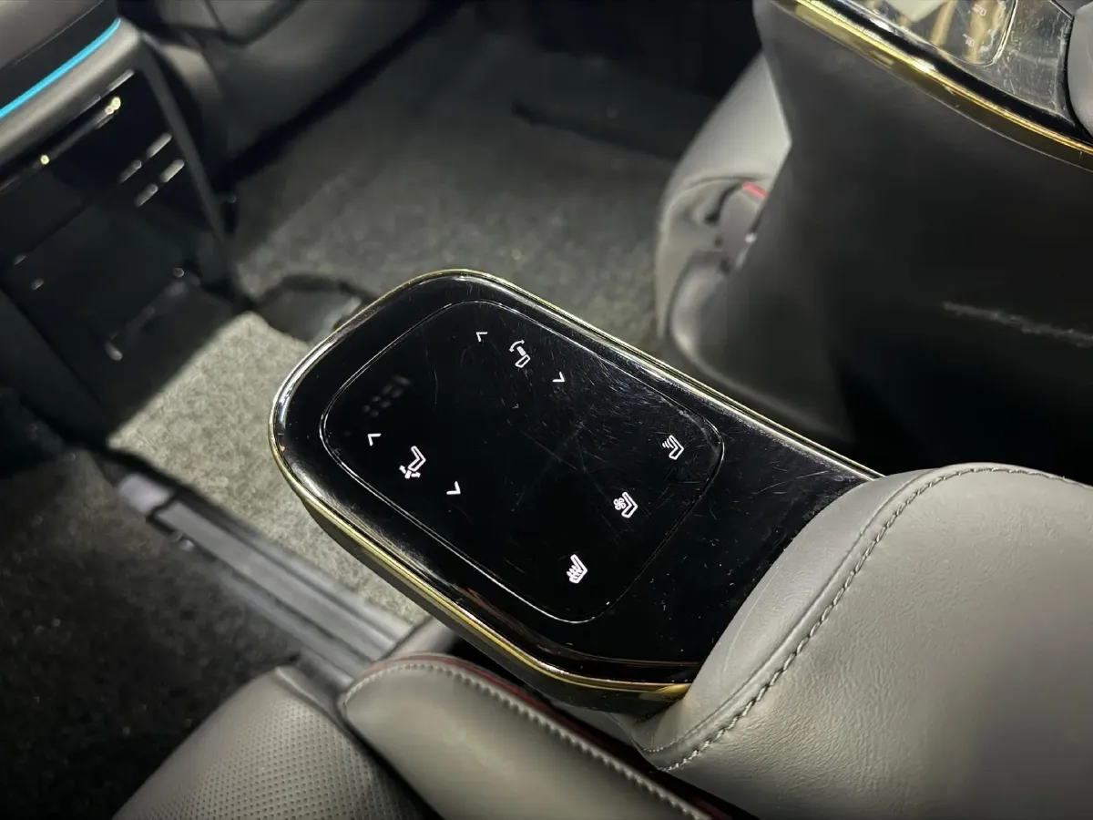 2023 GAC Trumpchi M8 2.0T 252HP L4 8AT,autocango,china used car exporter,china ev exporter,chinese used car exporter,chinese used ev exporter