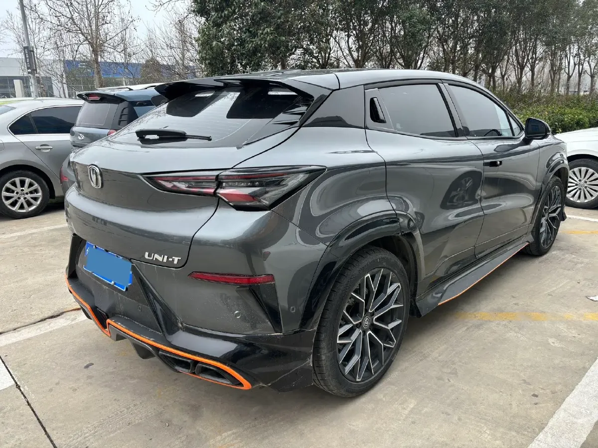 2022 ChangAn UNI-T 1.5T 188HP L4 7DCT,autocango,china used car exporter,china ev exporter,chinese used car exporter,chinese used ev exporter