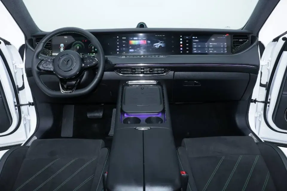 2025 Voyah FREE 1.5T 150HP L4 REEV 43KWH,autocango,china used car exporter,china ev exporter,chinese used car exporter,chinese used ev exporter