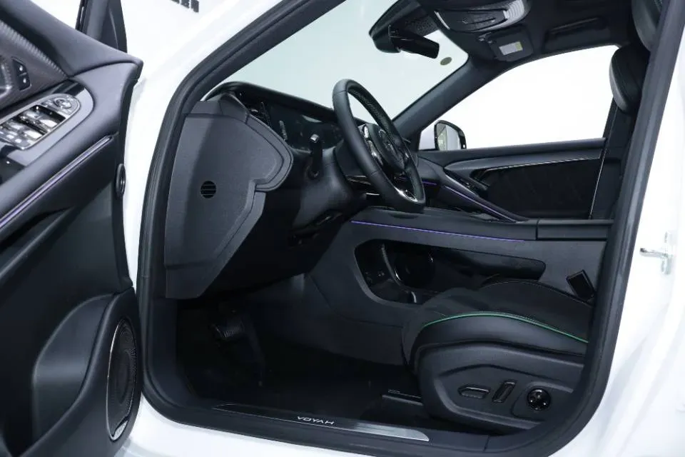 2025 Voyah FREE 1.5T 150HP L4 REEV 43KWH,autocango,china used car exporter,china ev exporter,chinese used car exporter,chinese used ev exporter