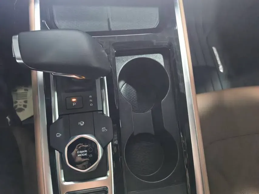 2023 Venucia VX6 BEV 62KWH,autocango,china used car exporter,china ev exporter,chinese used car exporter,chinese used ev exporter