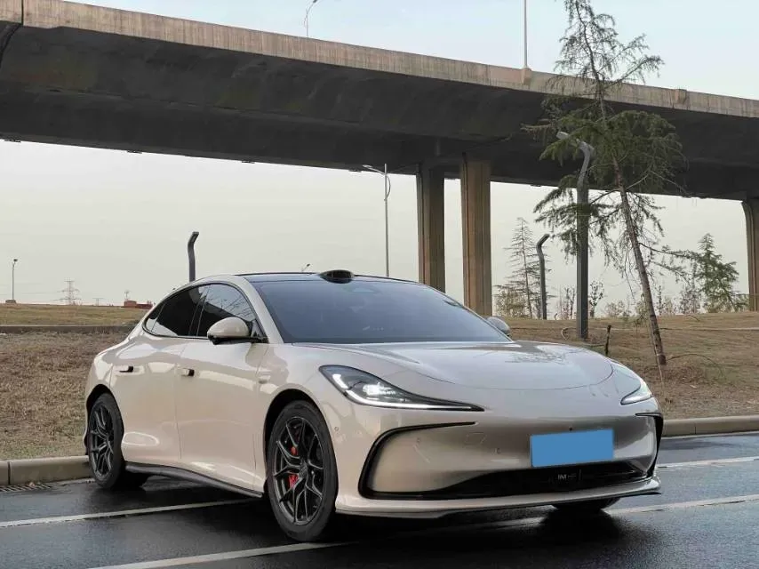 2024 IM L6 BEV 75KWH,autocango,china used car exporter,china ev exporter,chinese used car exporter,chinese used ev exporter