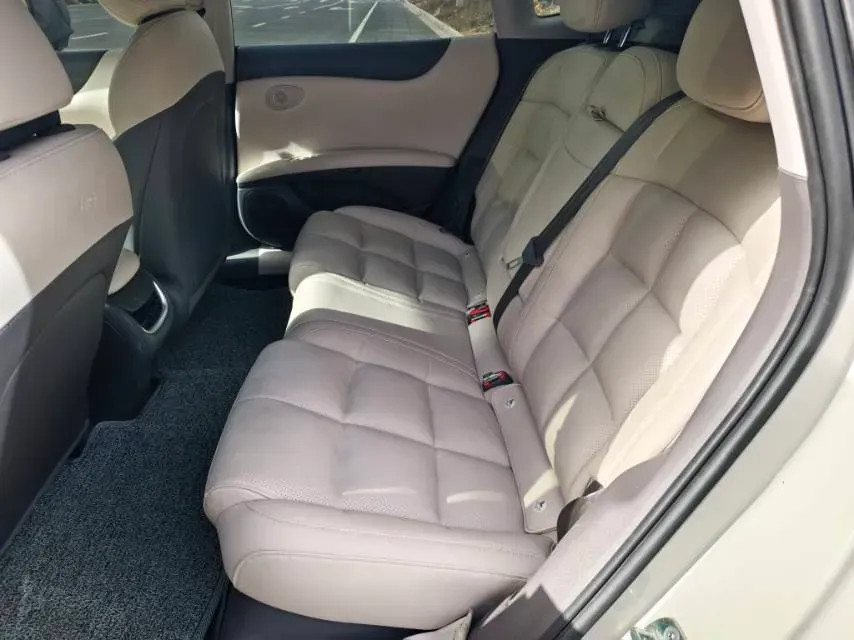 2024 IM L6 BEV 75KWH,autocango,china used car exporter,china ev exporter,chinese used car exporter,chinese used ev exporter