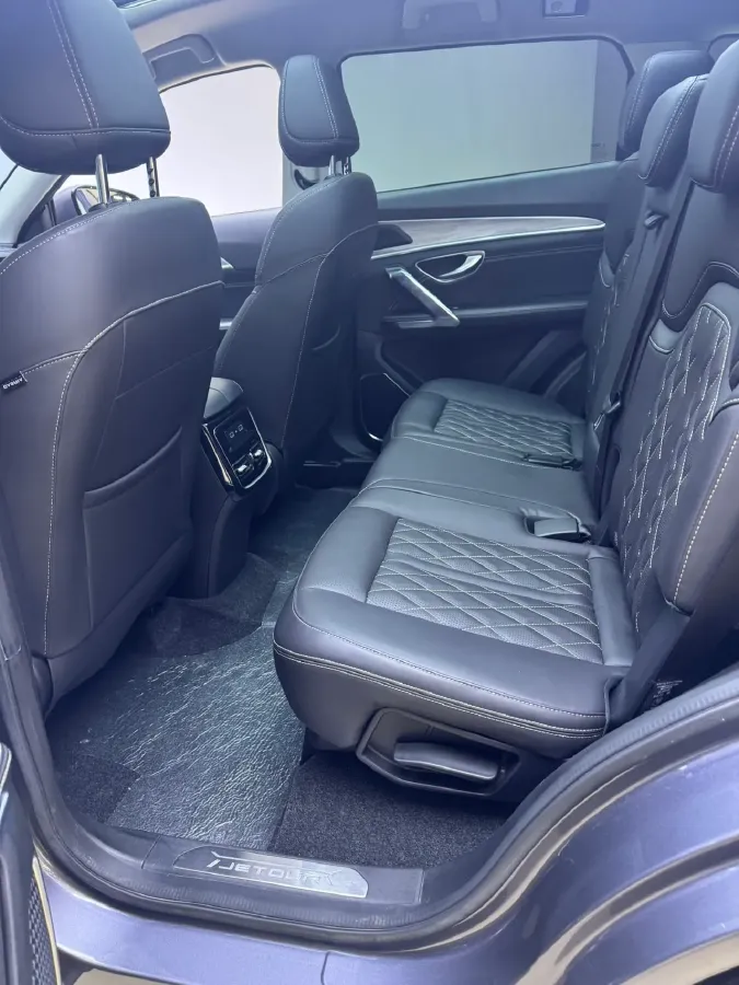 2023 ChangAn Oshan X7 Plus 1.5T 188HP L4 7DCT,autocango,china used car exporter,china ev exporter,chinese used car exporter,chinese used ev exporter