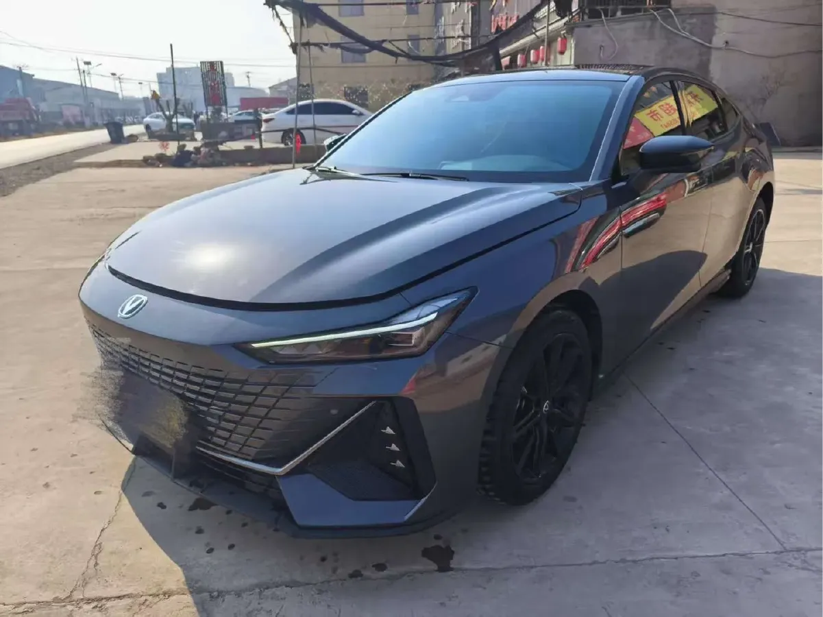 2023 ChangAn UNI-V 1.5T 188HP L4 7DCT,autocango,china used car exporter,china ev exporter,chinese used car exporter,chinese used ev exporter