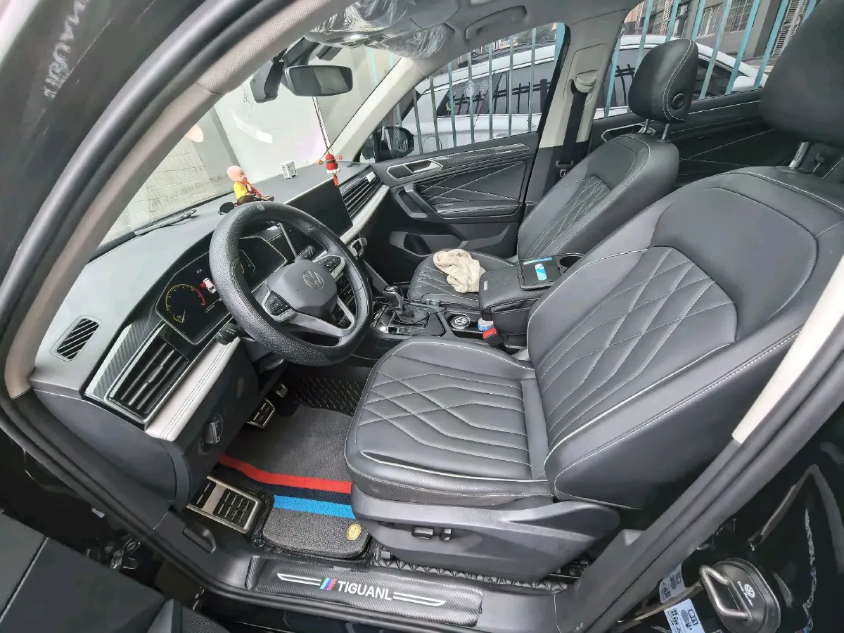 2024 Volkswagen Tiguan L 2.0T 186HP L4 7DCT,autocango,china used car exporter,china ev exporter,chinese used car exporter,chinese used ev exporter