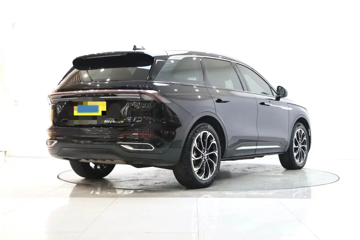 2023 Lincoln Nautilus 2.0T 261HP L4 8AT,autocango,china used car exporter,china ev exporter,chinese used car exporter,chinese used ev exporter