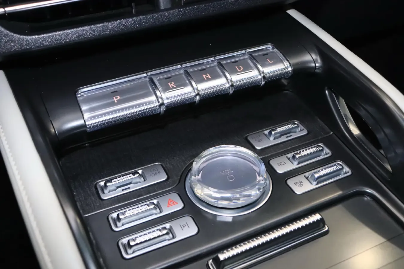 2023 Lincoln Nautilus 2.0T 261HP L4 8AT,autocango,china used car exporter,china ev exporter,chinese used car exporter,chinese used ev exporter