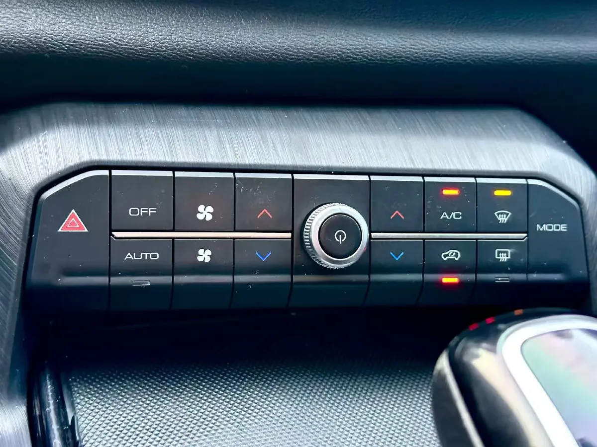 2017 WEY VV7 2.0T 234HP L4 7DCT,autocango,china used car exporter,china ev exporter,chinese used car exporter,chinese used ev exporter