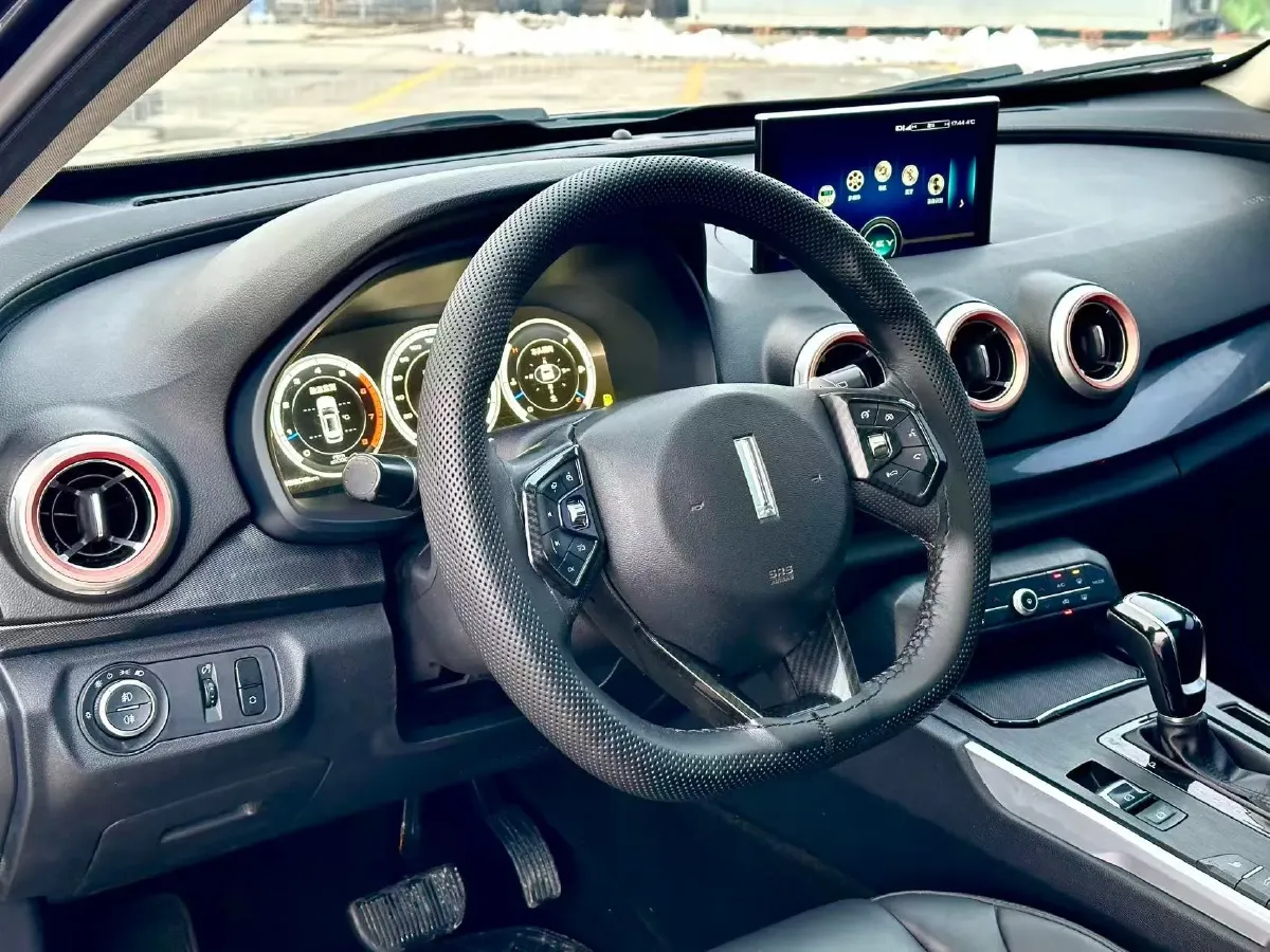 2017 WEY VV7 2.0T 234HP L4 7DCT,autocango,china used car exporter,china ev exporter,chinese used car exporter,chinese used ev exporter