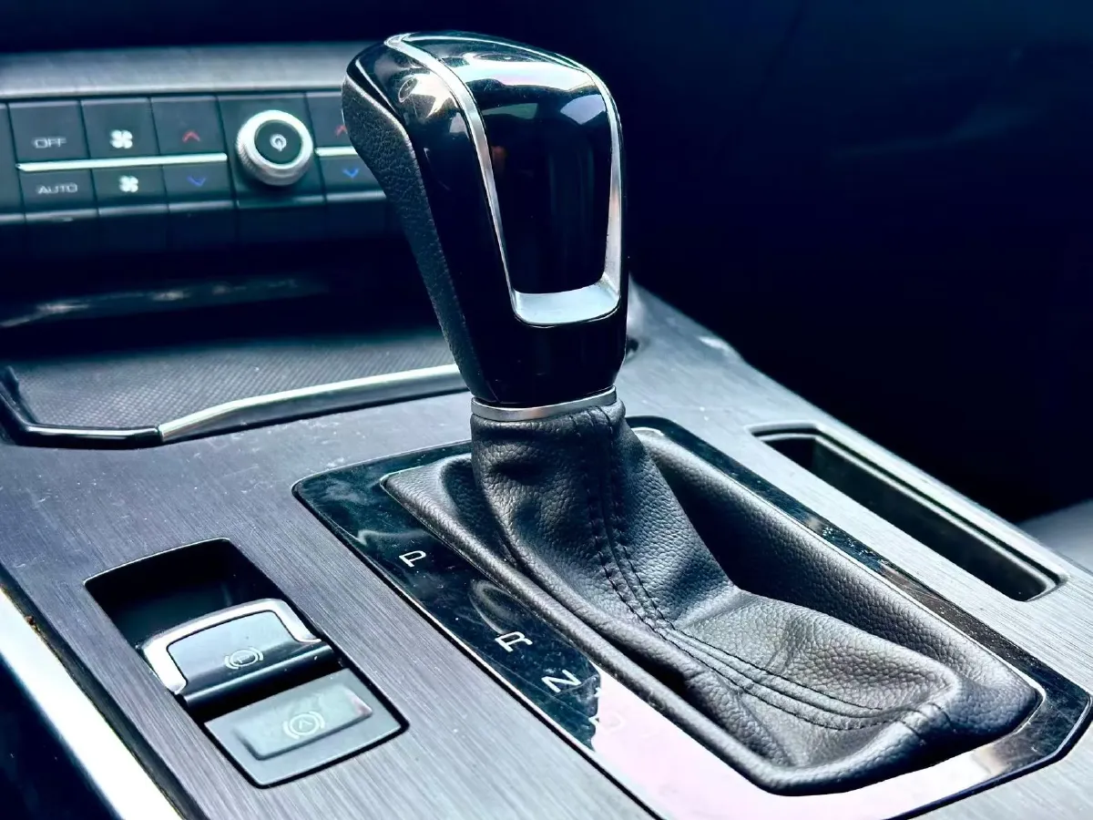 2017 WEY VV7 2.0T 234HP L4 7DCT,autocango,china used car exporter,china ev exporter,chinese used car exporter,chinese used ev exporter