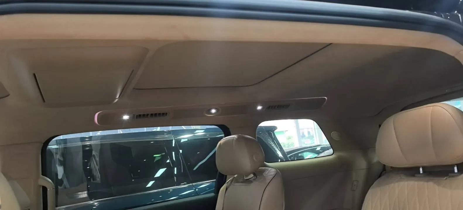 2025 Voyah Dream 1.5T 150HP L4 PHEV 41.7KWH,autocango,china used car exporter,china ev exporter,chinese used car exporter,chinese used ev exporter