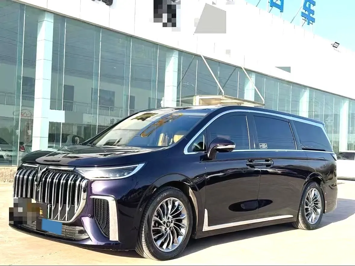 2024 Voyah Dream 1.5T 150HP L4 PHEV 43KWH,autocango,china used car exporter,china ev exporter,chinese used car exporter,chinese used ev exporter