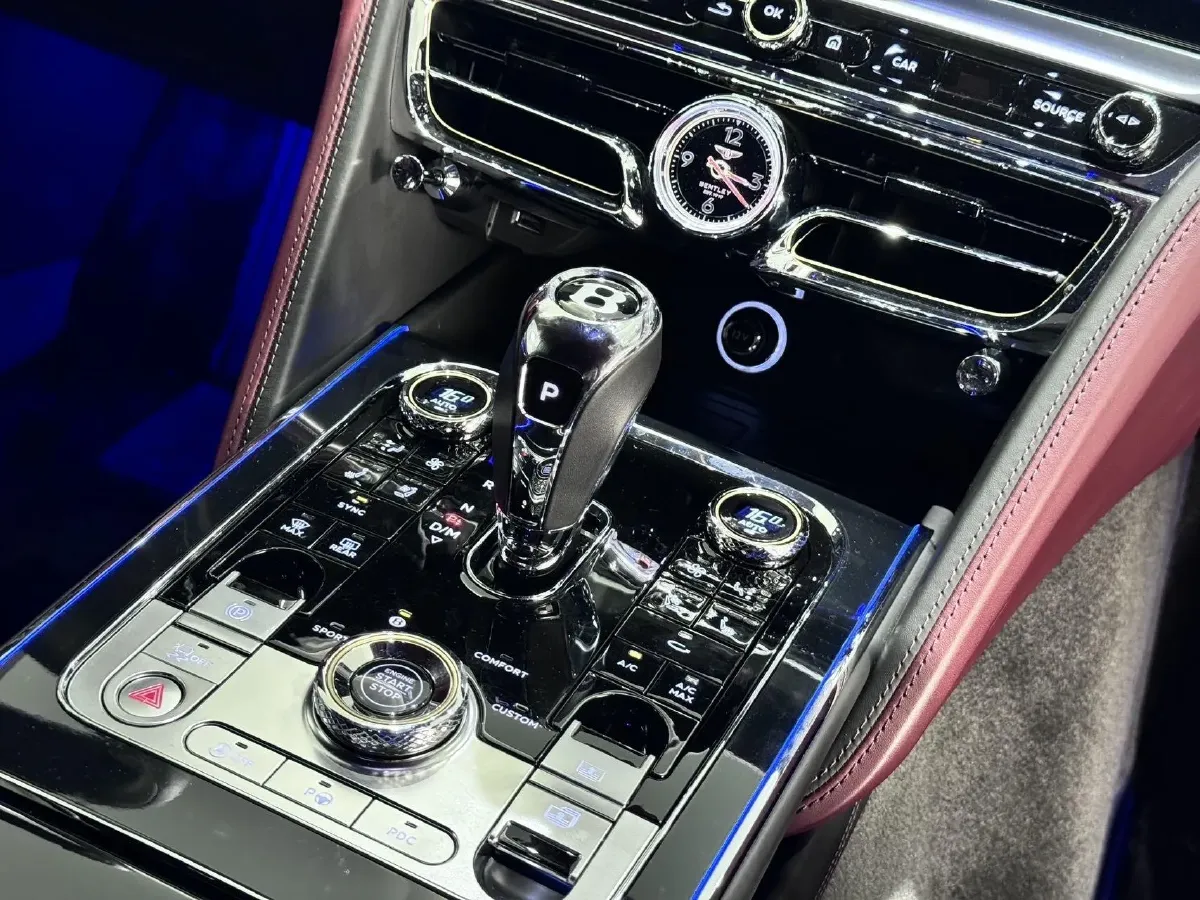 2021 Bentley Flying Spur 4.0T 550HP V8 8DCT,autocango,china used car exporter,china ev exporter,chinese used car exporter,chinese used ev exporter