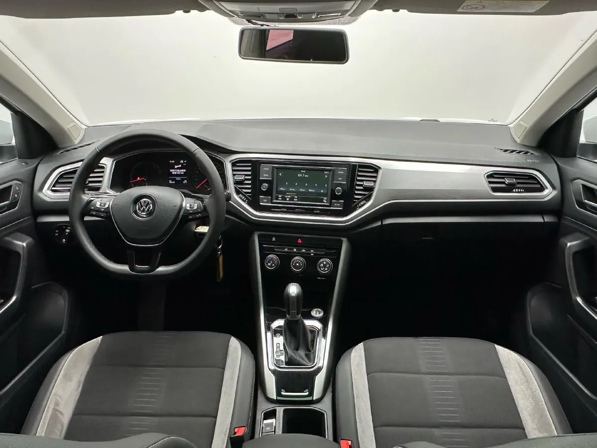 2020 Volkswagen T-Roc 1.4T 150HP L4 7DCT,autocango,china used car exporter,china ev exporter,chinese used car exporter,chinese used ev exporter