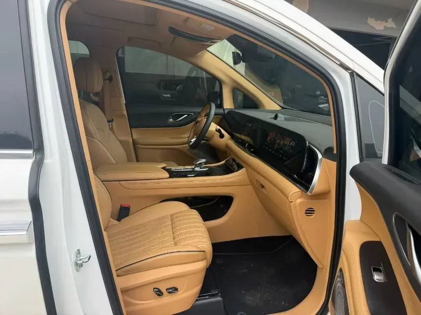 2022 Voyah Dream 1.5T 136HP L4 PHEV 25.57KWH,autocango,china used car exporter,china ev exporter,chinese used car exporter,chinese used ev exporter