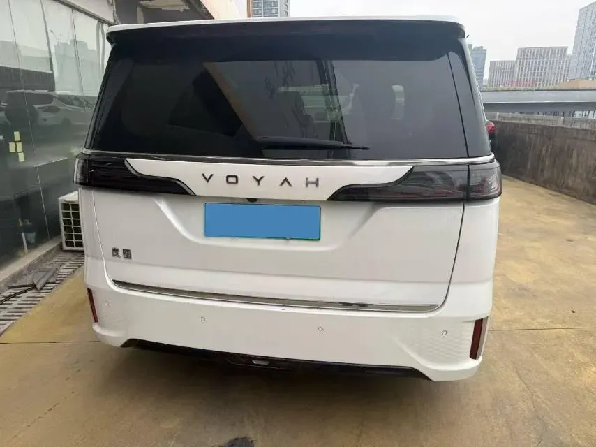 2022 Voyah Dream 1.5T 136HP L4 PHEV 25.57KWH,autocango,china used car exporter,china ev exporter,chinese used car exporter,chinese used ev exporter