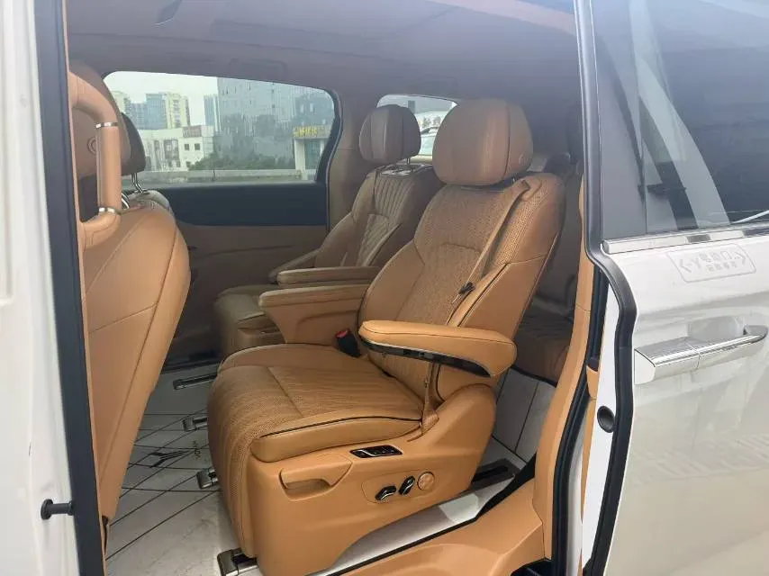 2022 Voyah Dream 1.5T 136HP L4 PHEV 25.57KWH,autocango,china used car exporter,china ev exporter,chinese used car exporter,chinese used ev exporter