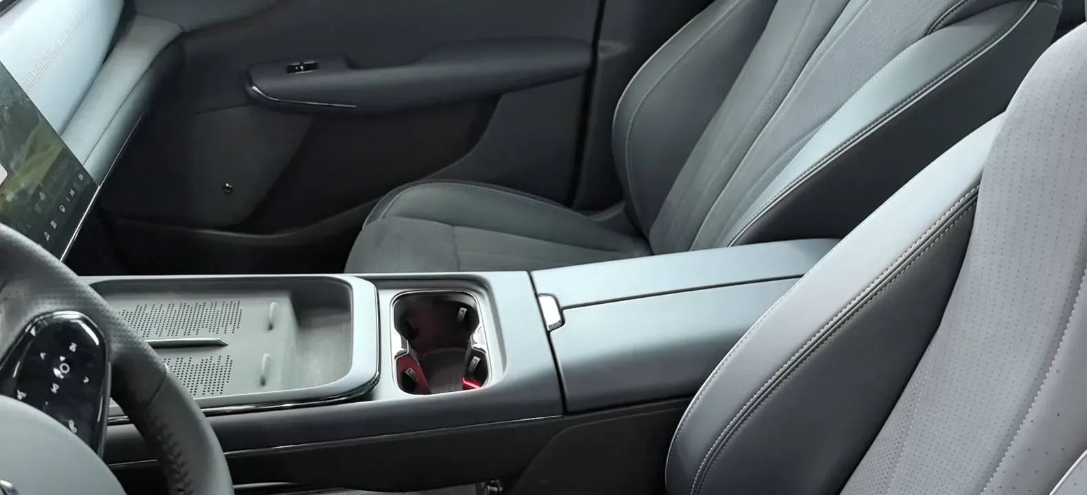 2024 Voyah ZhiYin BEV 77KWH,autocango,china used car exporter,china ev exporter,chinese used car exporter,chinese used ev exporter