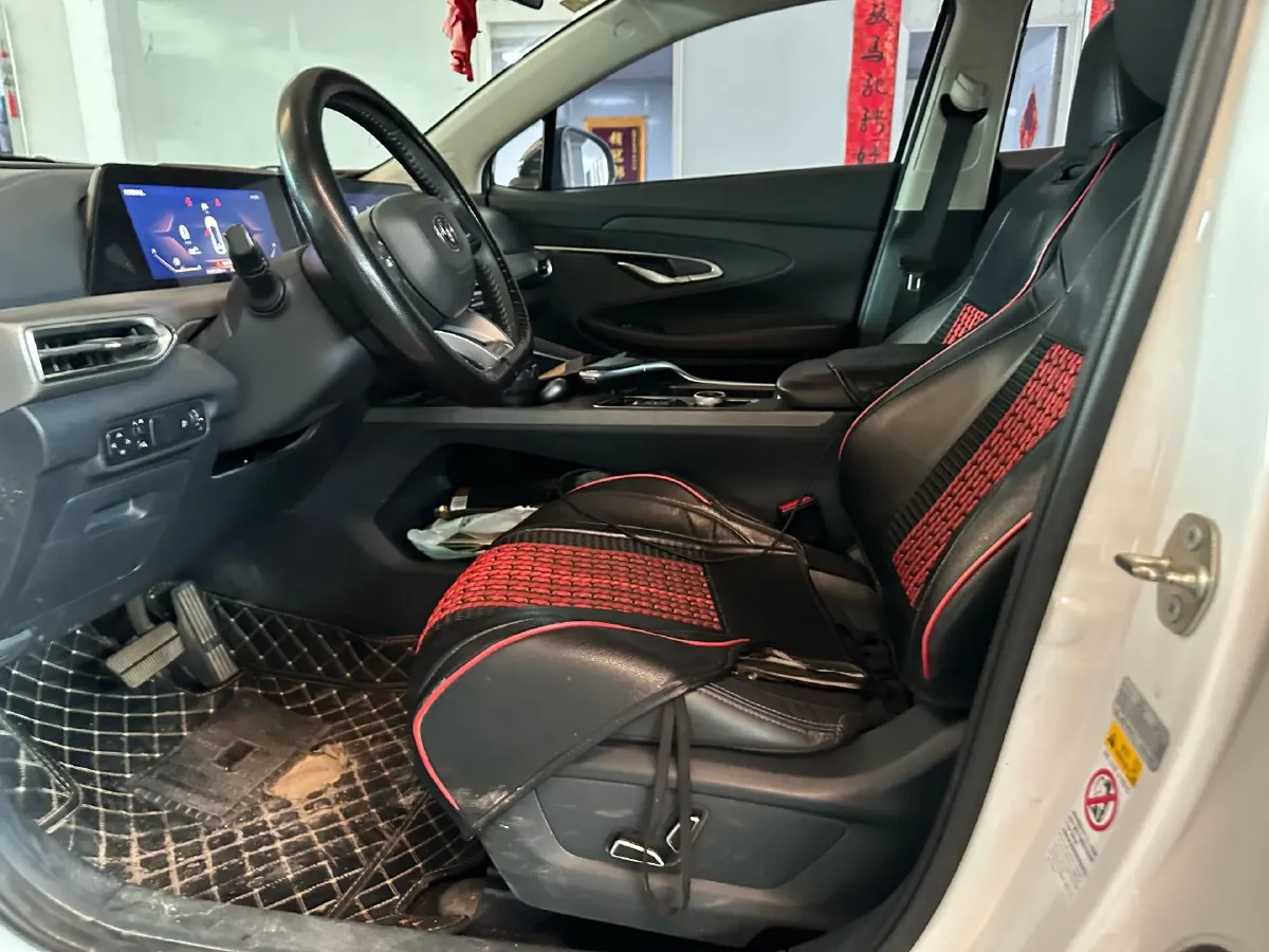 2020 ChangAn UNI-T 1.5T 180HP L4 7DCT,autocango,china used car exporter,china ev exporter,chinese used car exporter,chinese used ev exporter