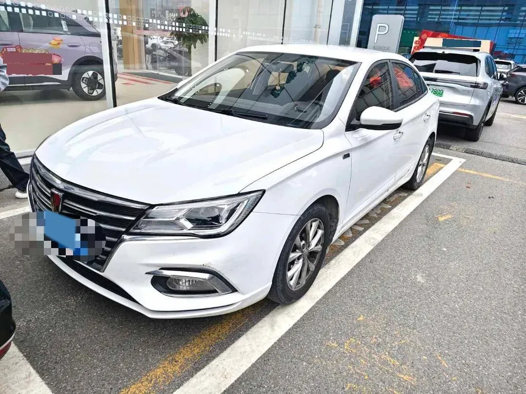 2019 Roewe i5 1.5L 120HP L4 5MT,autocango,china used car exporter,china ev exporter,chinese used car exporter,chinese used ev exporter