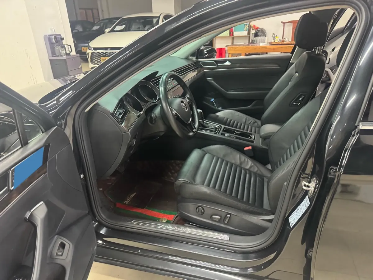2019 Volkswagen Magotan 2.0T 186HP L4 7DCT,autocango,china used car exporter,china ev exporter,chinese used car exporter,chinese used ev exporter