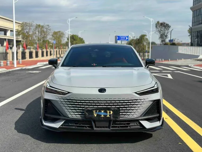 2023 ChangAn UNI-V 1.5T 188HP L4 7DCT,autocango,china used car exporter,china ev exporter,chinese used car exporter,chinese used ev exporter