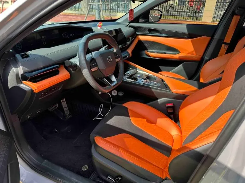 2023 ChangAn UNI-V 1.5T 188HP L4 7DCT,autocango,china used car exporter,china ev exporter,chinese used car exporter,chinese used ev exporter