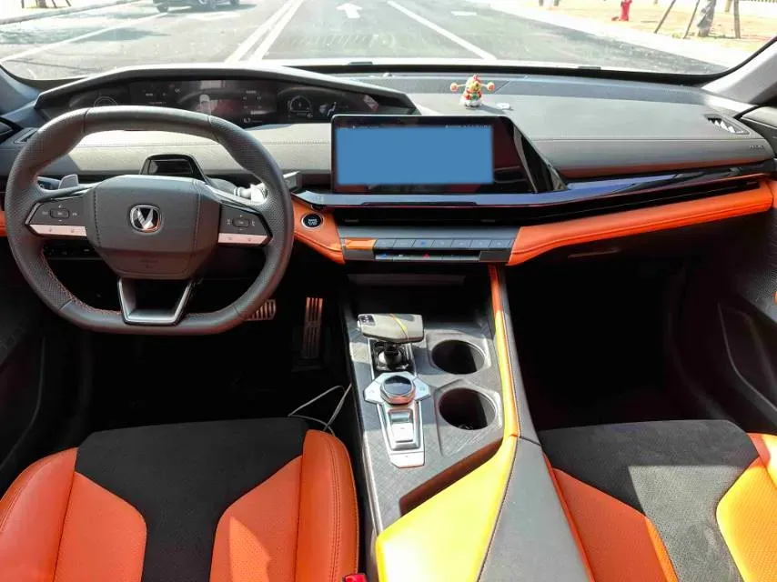 2023 ChangAn UNI-V 1.5T 188HP L4 7DCT,autocango,china used car exporter,china ev exporter,chinese used car exporter,chinese used ev exporter