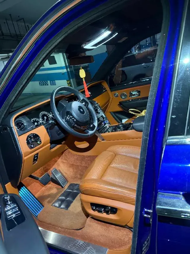 2018 Rolls-Royce Cullinan 6.7T 571HP V12 8AT,autocango,china used car exporter,china ev exporter,chinese used car exporter,chinese used ev exporter