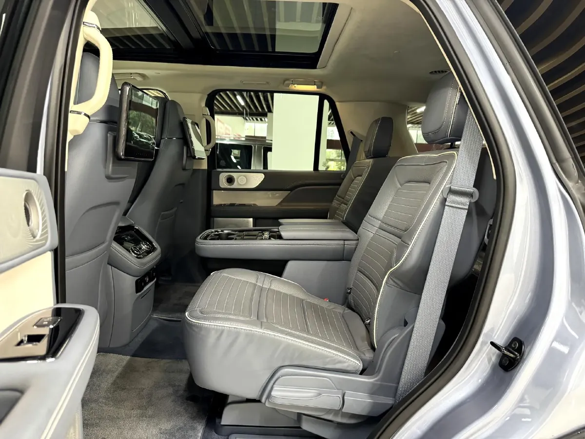 2020 Lincoln Navigator 3.5T 388HP V6 10AT,autocango,china used car exporter,china ev exporter,chinese used car exporter,chinese used ev exporter