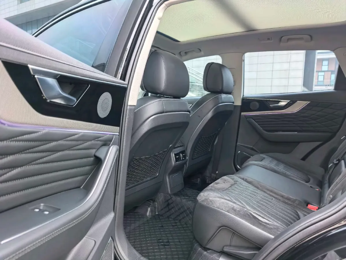 2022 HongQi HS5 2.0T 224HP L4 6AT,autocango,china used car exporter,china ev exporter,chinese used car exporter,chinese used ev exporter