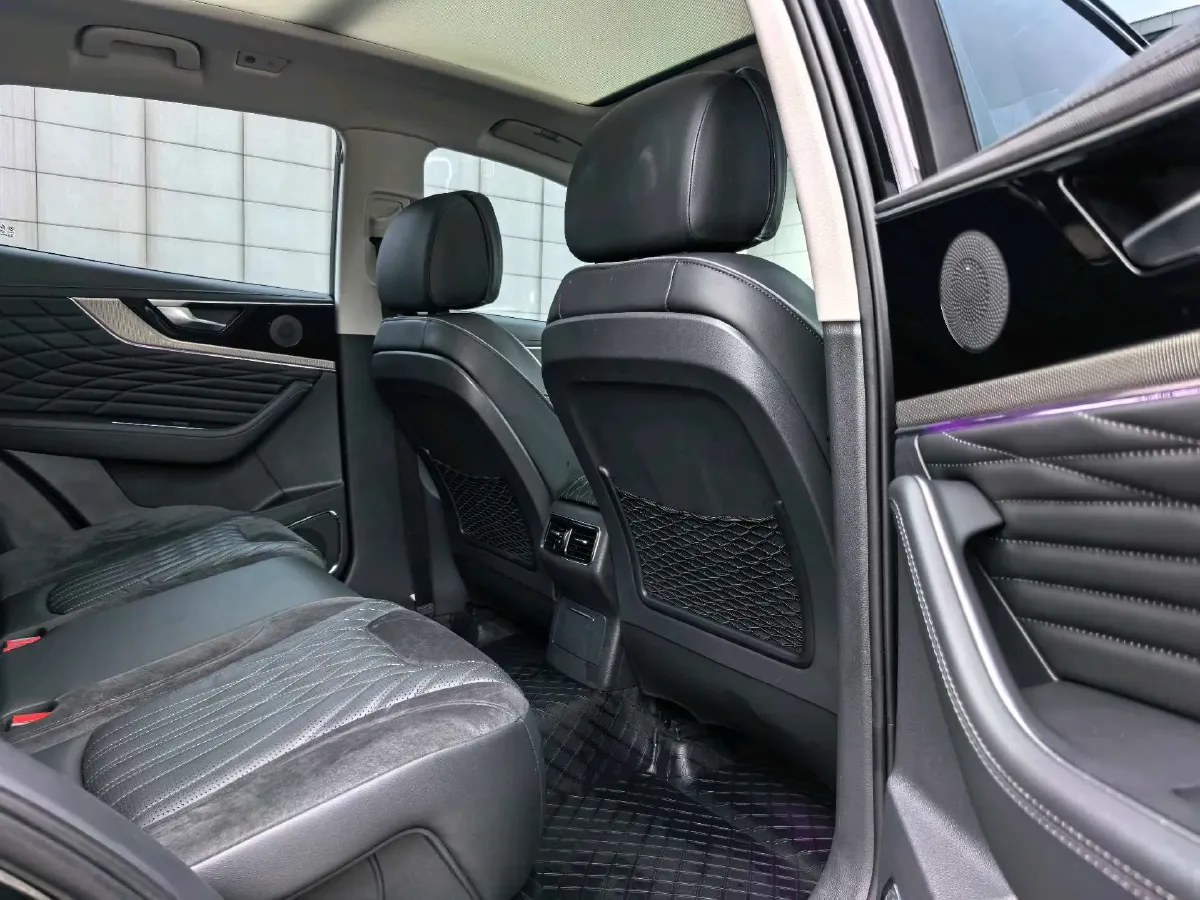 2022 HongQi HS5 2.0T 224HP L4 6AT,autocango,china used car exporter,china ev exporter,chinese used car exporter,chinese used ev exporter