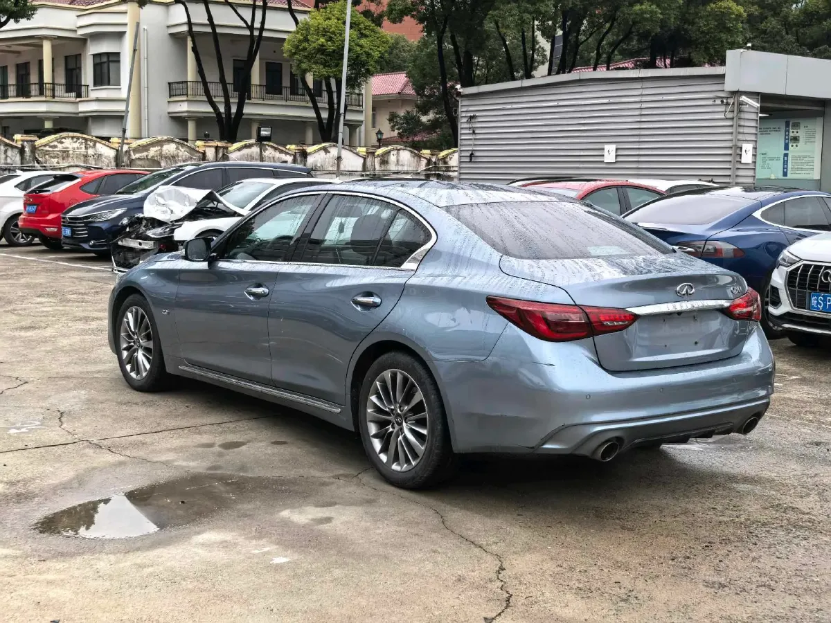 2018 Jeep Grand Commander 2.0T 265HP L4 9AT,autocango,china used car exporter,china ev exporter,chinese used car exporter,chinese used ev exporter