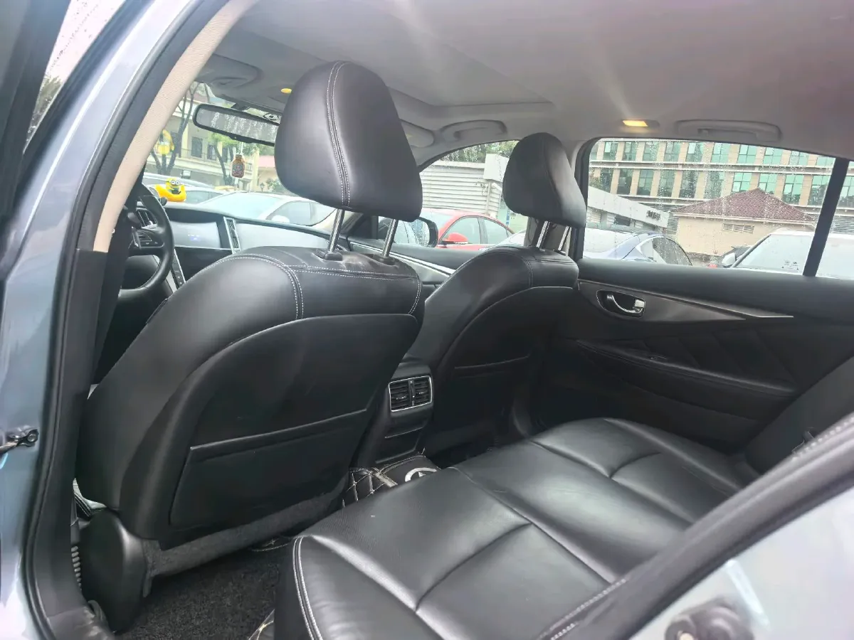 2018 Jeep Grand Commander 2.0T 265HP L4 9AT,autocango,china used car exporter,china ev exporter,chinese used car exporter,chinese used ev exporter