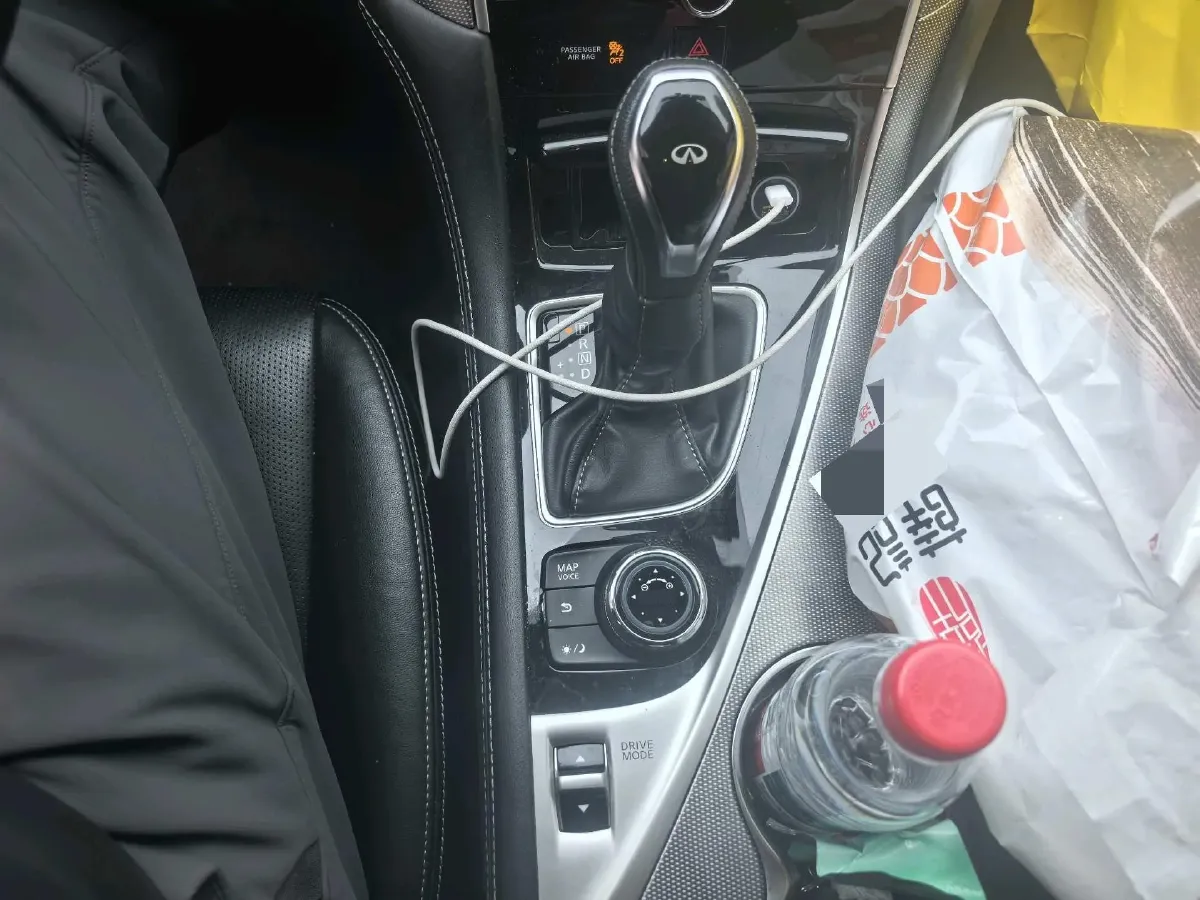 2018 Jeep Grand Commander 2.0T 265HP L4 9AT,autocango,china used car exporter,china ev exporter,chinese used car exporter,chinese used ev exporter