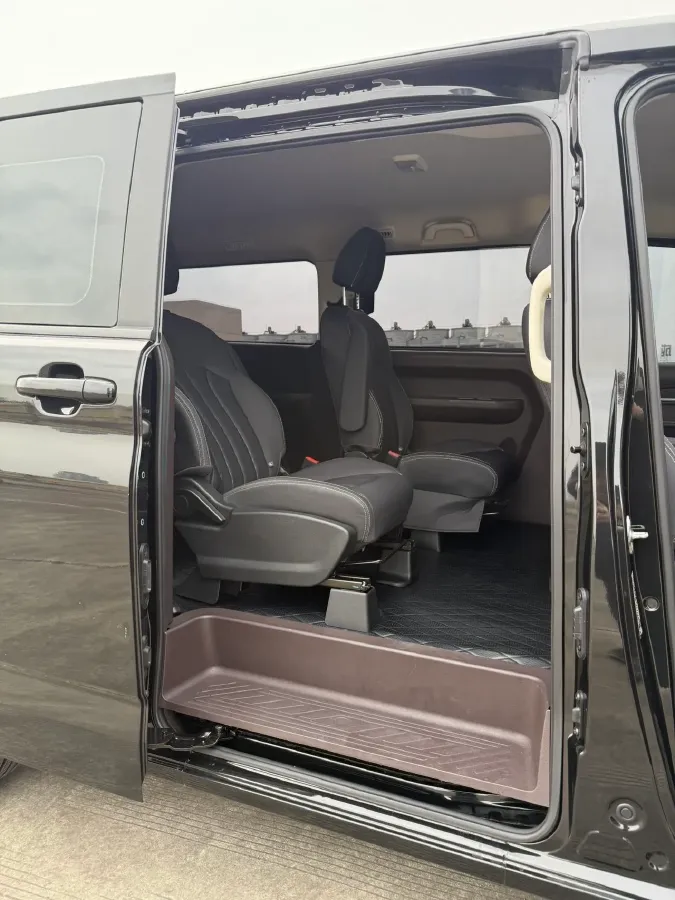 2023 BAW RuiSheng Trump M7 2.0L 144HP L4 8AT,autocango,china used car exporter,china ev exporter,chinese used car exporter,chinese used ev exporter