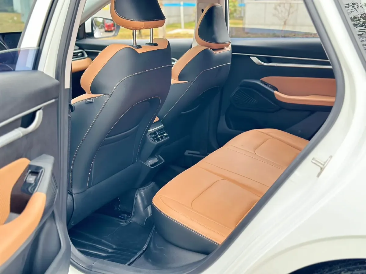 2025 Geely Emgrand 1.5L 127HP L4 CVT,autocango,china used car exporter,china ev exporter,chinese used car exporter,chinese used ev exporter