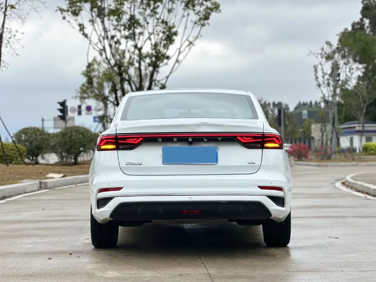 2025 Geely Emgrand 1.5L 127HP L4 CVT,autocango,china used car exporter,china ev exporter,chinese used car exporter,chinese used ev exporter