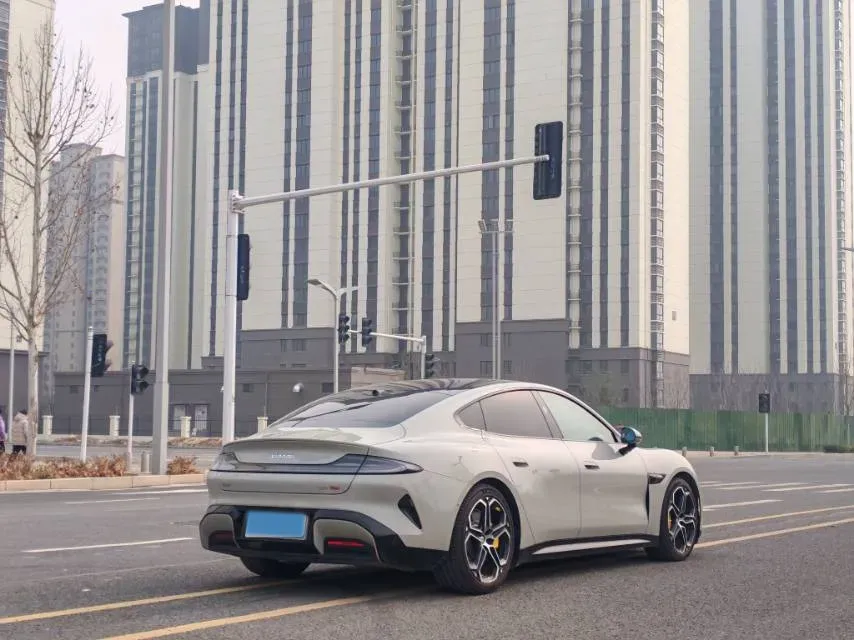 2024 MI SU7 BEV 101KWH,autocango,china used car exporter,china ev exporter,chinese used car exporter,chinese used ev exporter